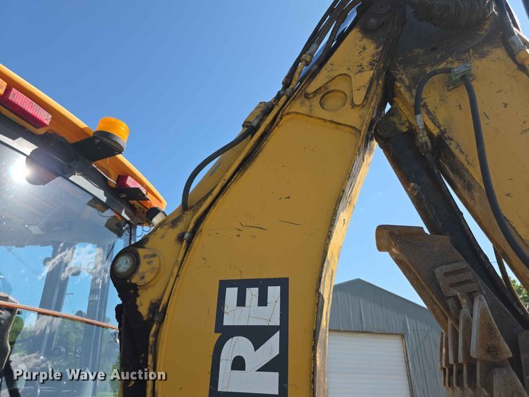 image for item FH6235 2002 John Deere 310SG backhoe