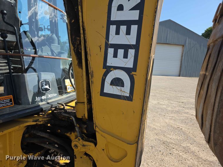 image for item FH6235 2002 John Deere 310SG backhoe
