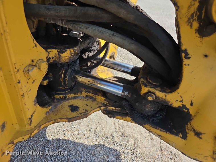image for item FH6235 2002 John Deere 310SG backhoe