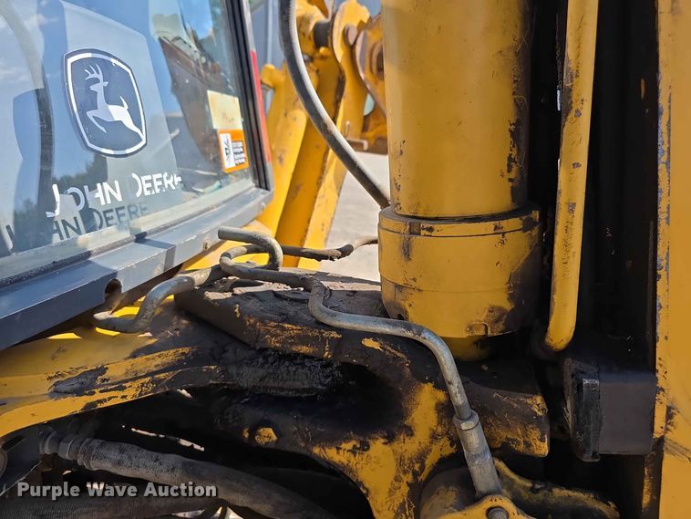 image for item FH6235 2002 John Deere 310SG backhoe