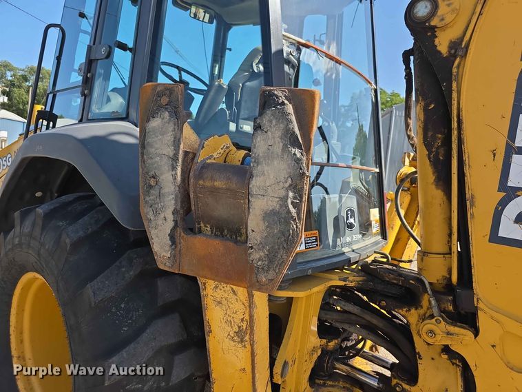 image for item FH6235 2002 John Deere 310SG backhoe