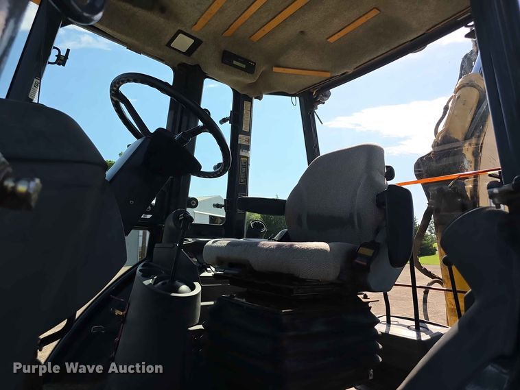 image for item FH6235 2002 John Deere 310SG backhoe