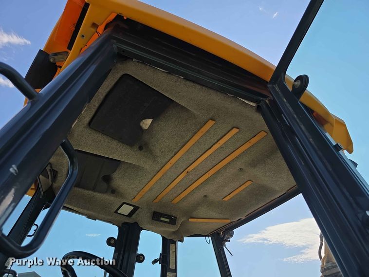 image for item FH6235 2002 John Deere 310SG backhoe