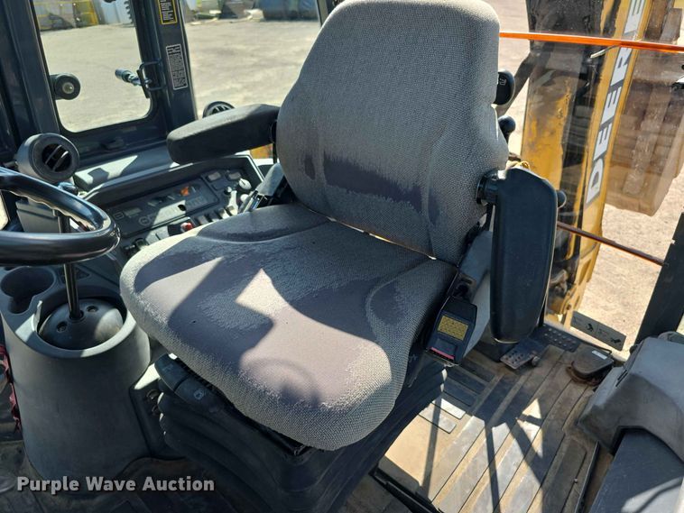 image for item FH6235 2002 John Deere 310SG backhoe