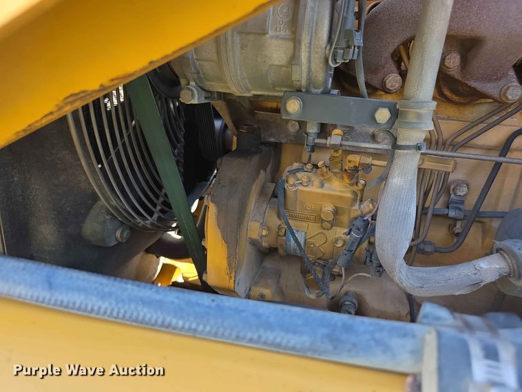image for item FH6235 2002 John Deere 310SG backhoe