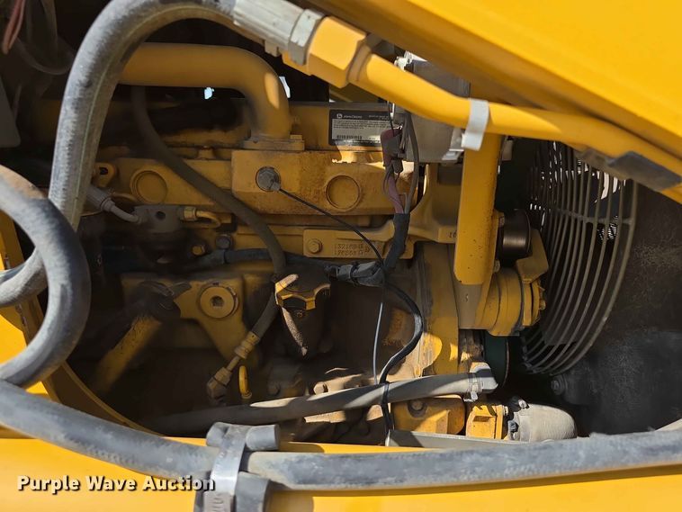 image for item FH6235 2002 John Deere 310SG backhoe