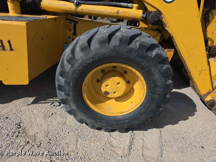 image for item FH6235 2002 John Deere 310SG backhoe