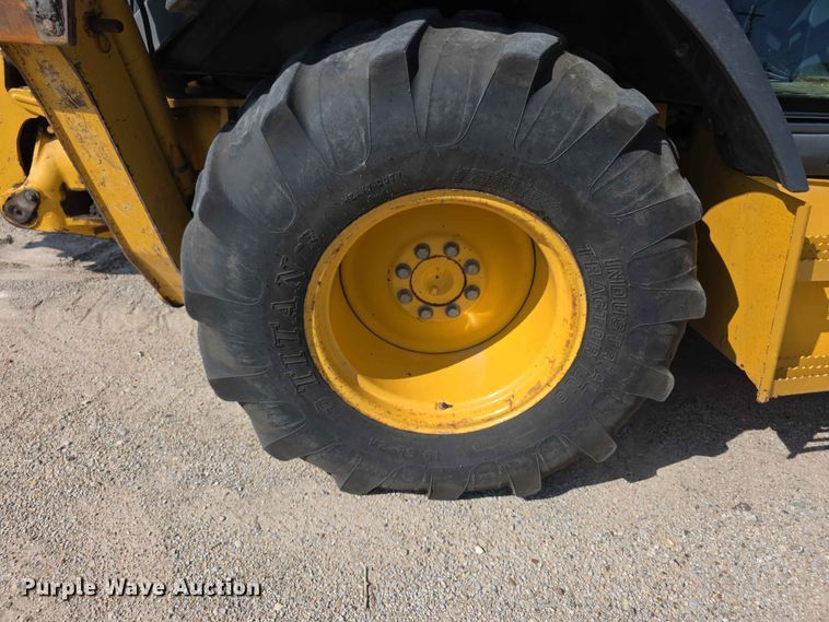 image for item FH6235 2002 John Deere 310SG backhoe