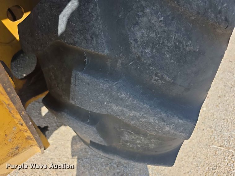 image for item FH6235 2002 John Deere 310SG backhoe
