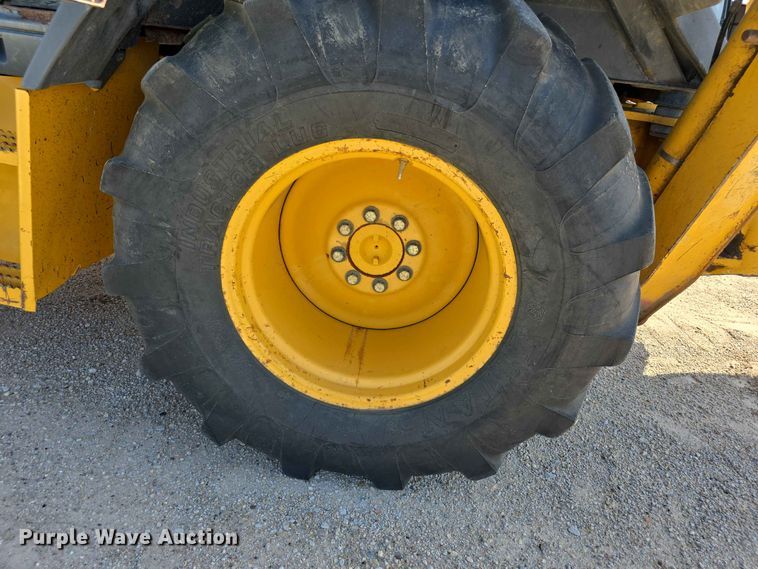 image for item FH6235 2002 John Deere 310SG backhoe