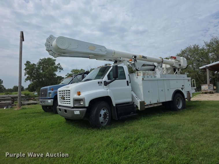 image for item FH6241 2008 Chevrolet C8500 bucket truck