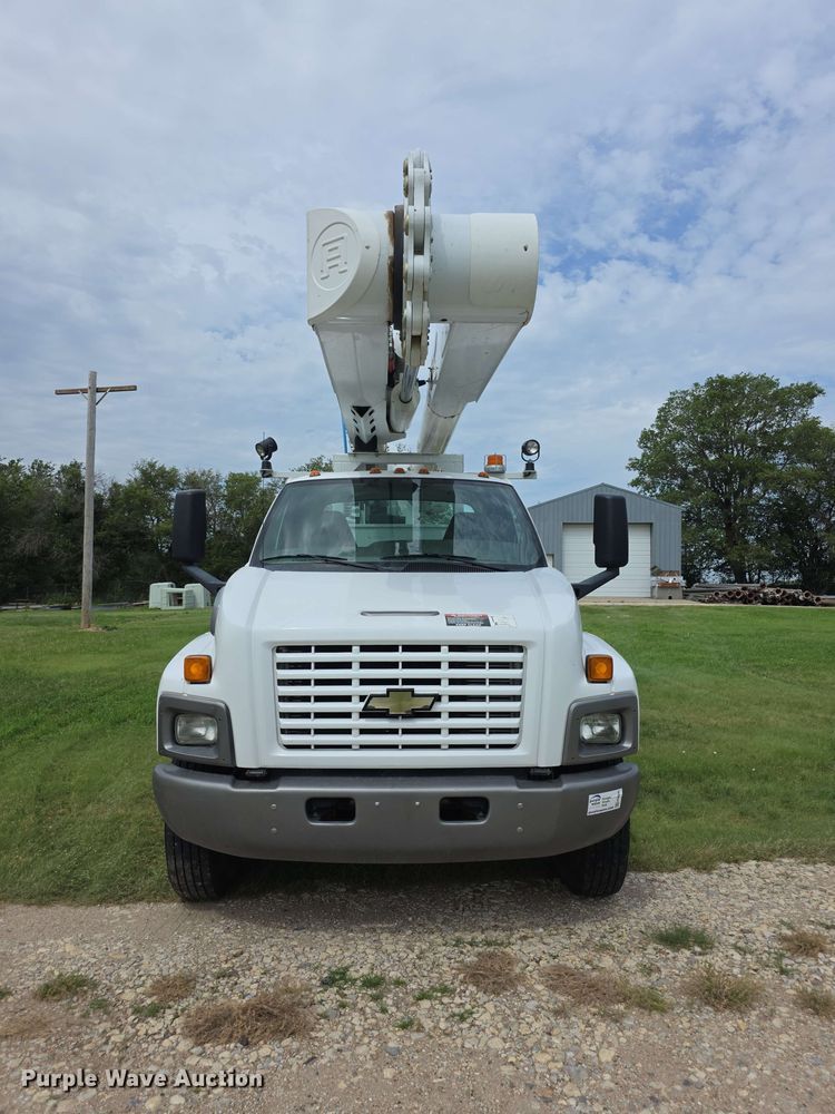 image for item FH6241 2008 Chevrolet C8500 bucket truck