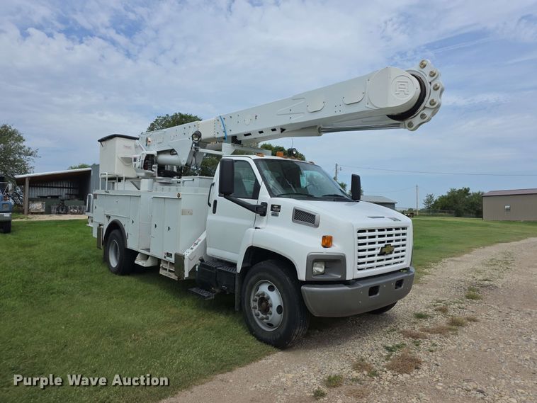 image for item FH6241 2008 Chevrolet C8500 bucket truck