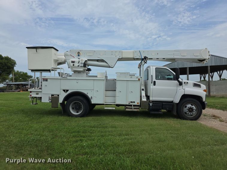 image for item FH6241 2008 Chevrolet C8500 bucket truck