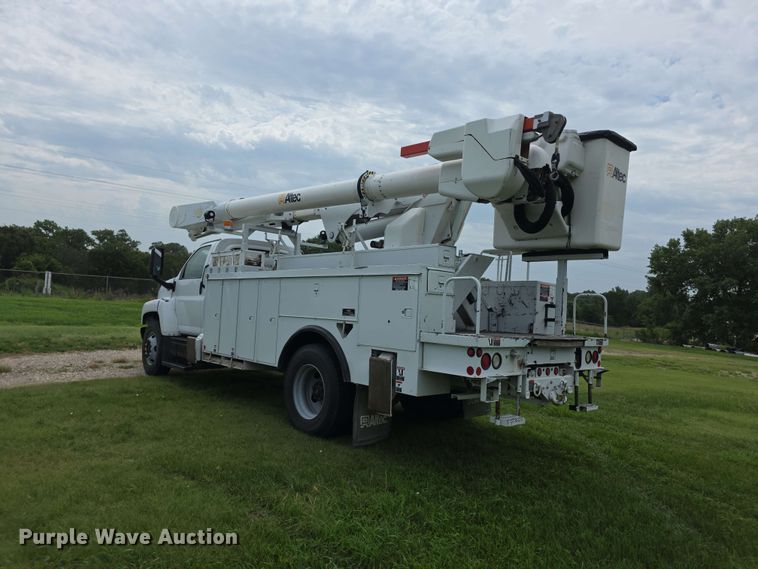 image for item FH6241 2008 Chevrolet C8500 bucket truck