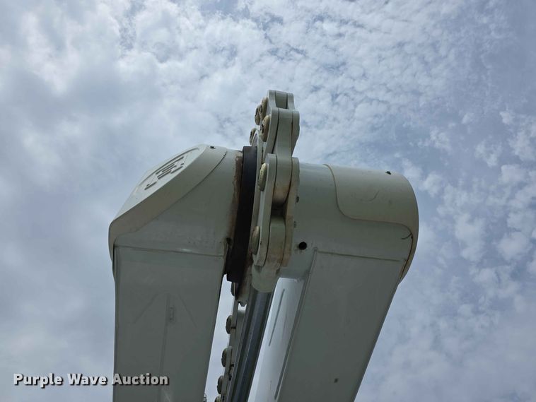 image for item FH6241 2008 Chevrolet C8500 bucket truck
