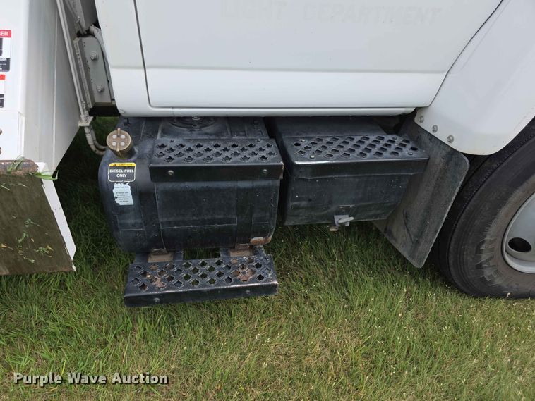 image for item FH6241 2008 Chevrolet C8500 bucket truck