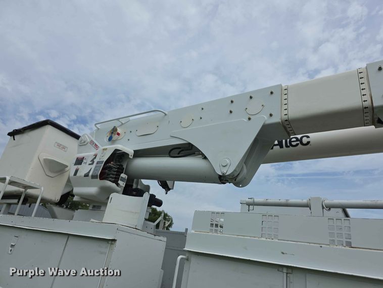 image for item FH6241 2008 Chevrolet C8500 bucket truck