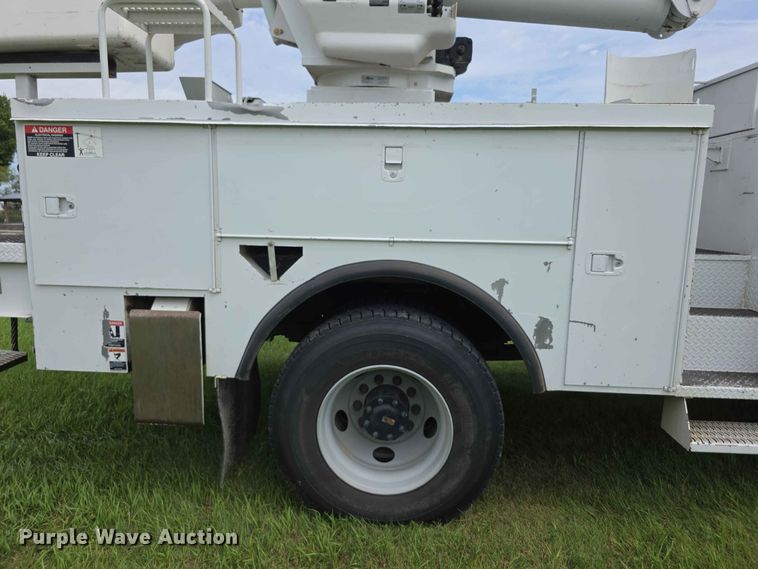 image for item FH6241 2008 Chevrolet C8500 bucket truck