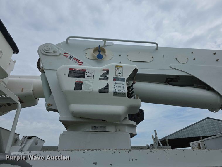 image for item FH6241 2008 Chevrolet C8500 bucket truck