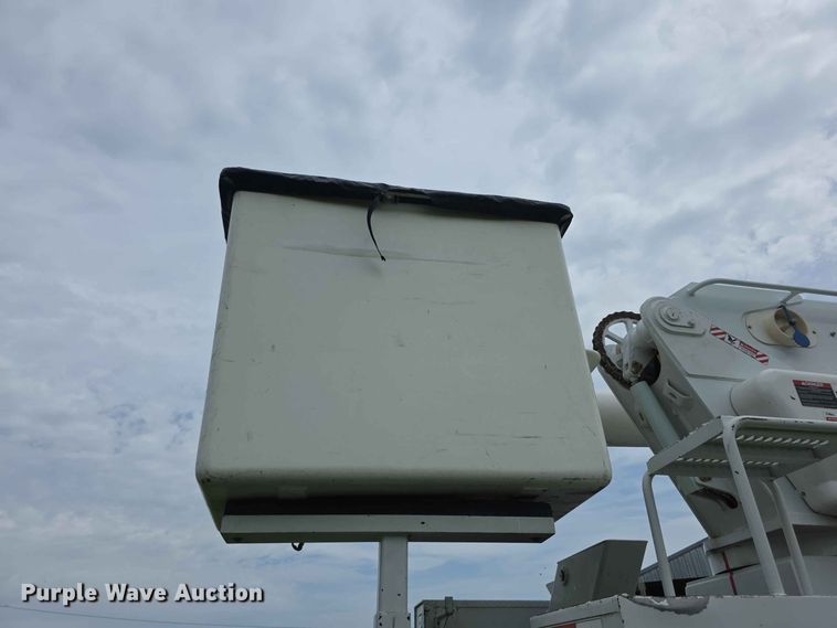 image for item FH6241 2008 Chevrolet C8500 bucket truck