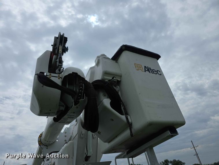 image for item FH6241 2008 Chevrolet C8500 bucket truck