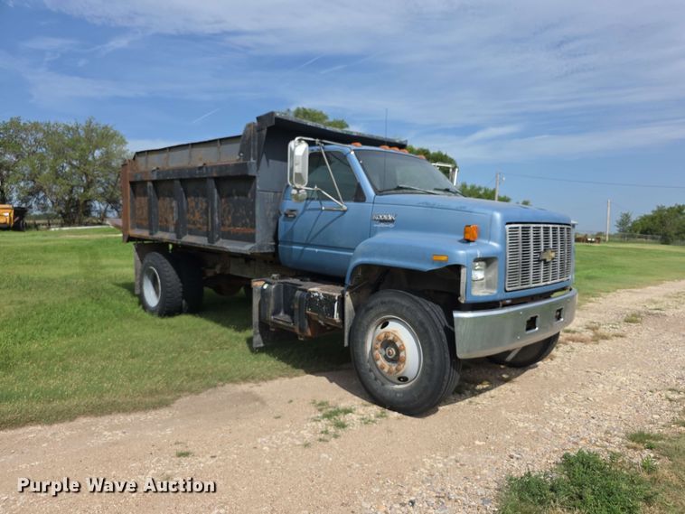 image for item FH6243 1996 Chevrolet C7 dump truck