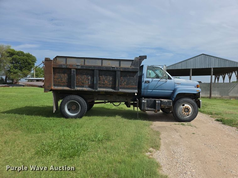 image for item FH6243 1996 Chevrolet C7 dump truck