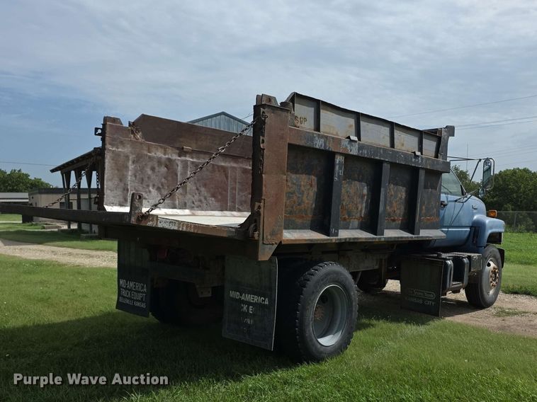 image for item FH6243 1996 Chevrolet C7 dump truck