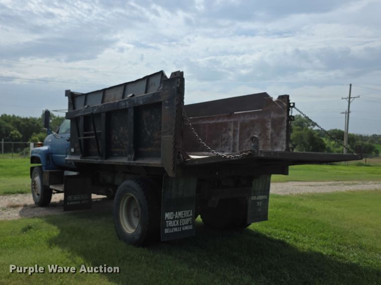 image for item FH6243 1996 Chevrolet C7 dump truck