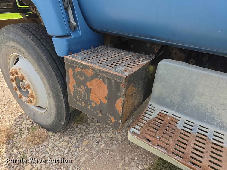image for item FH6243 1996 Chevrolet C7 dump truck