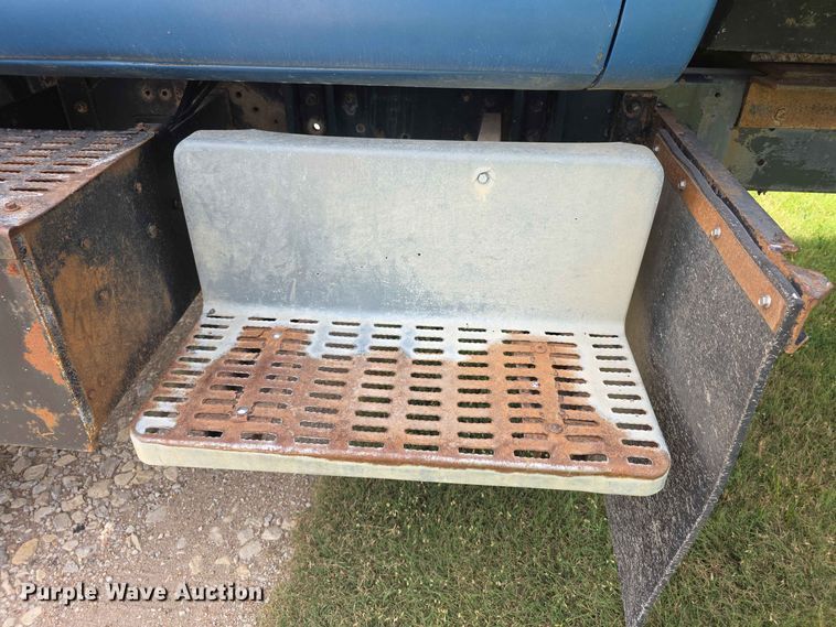image for item FH6243 1996 Chevrolet C7 dump truck