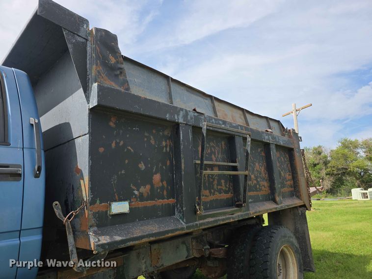 image for item FH6243 1996 Chevrolet C7 dump truck
