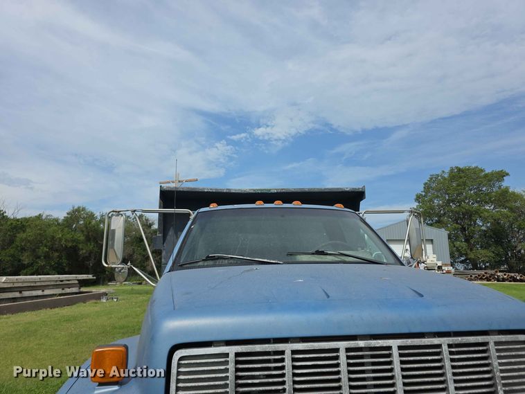 image for item FH6243 1996 Chevrolet C7 dump truck