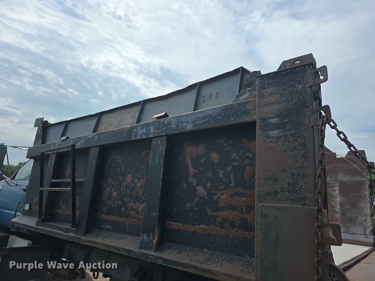 image for item FH6243 1996 Chevrolet C7 dump truck