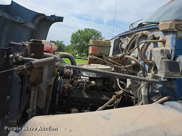 image for item FH6243 1996 Chevrolet C7 dump truck