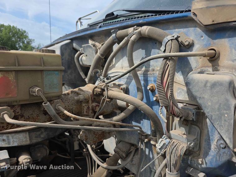 image for item FH6243 1996 Chevrolet C7 dump truck