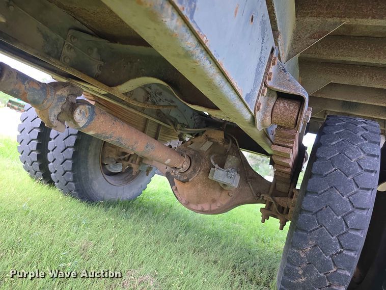 image for item FH6243 1996 Chevrolet C7 dump truck