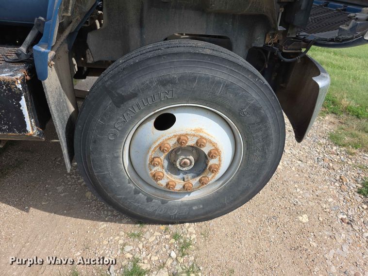 image for item FH6243 1996 Chevrolet C7 dump truck