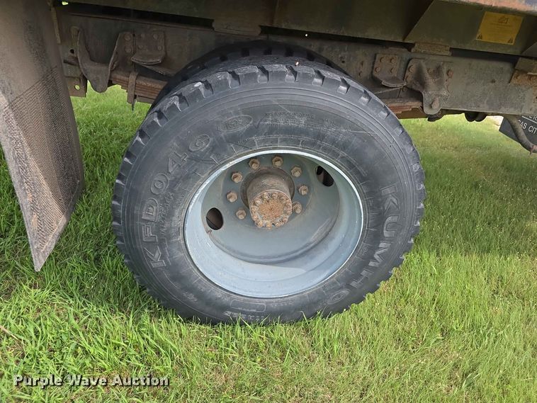 image for item FH6243 1996 Chevrolet C7 dump truck