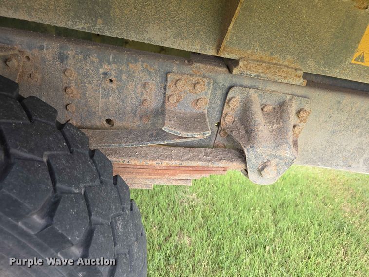 image for item FH6243 1996 Chevrolet C7 dump truck