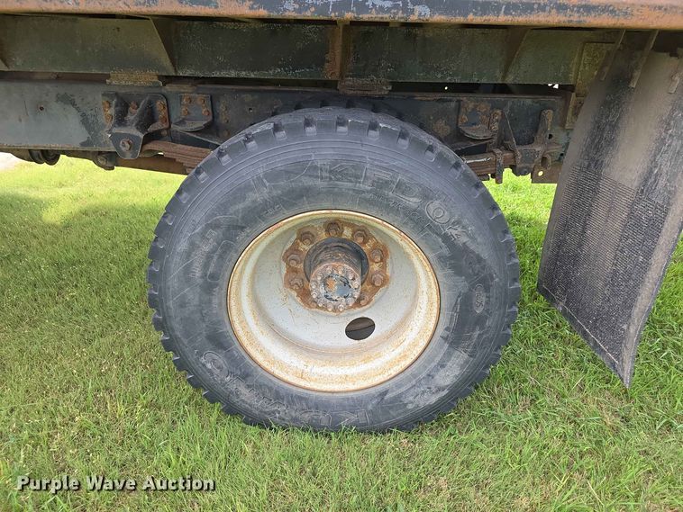 image for item FH6243 1996 Chevrolet C7 dump truck