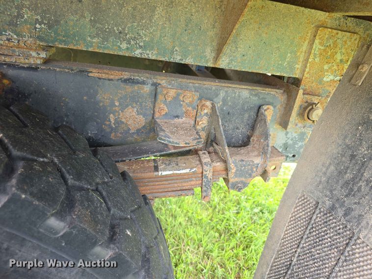 image for item FH6243 1996 Chevrolet C7 dump truck