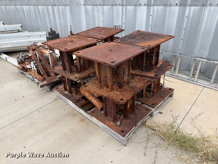 image for item FI0242 Quonset barn frame parts