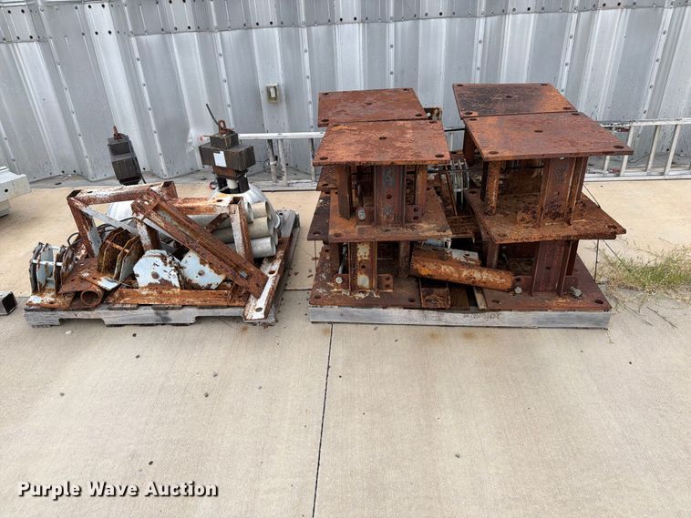 image for item FI0242 Quonset barn frame parts