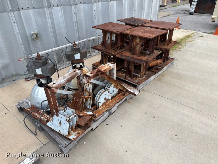 image for item FI0242 Quonset barn frame parts