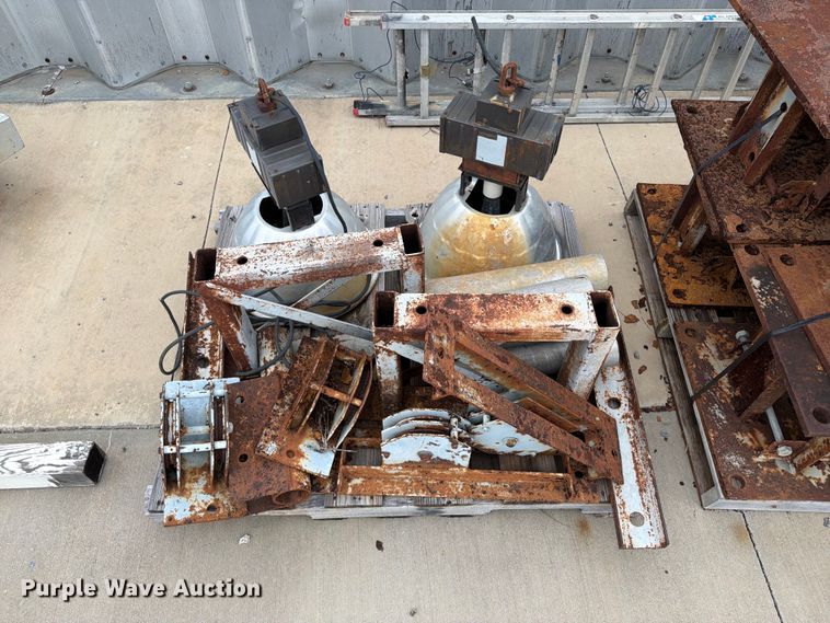 image for item FI0242 Quonset barn frame parts