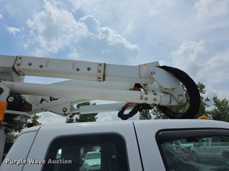 image for item FI0988 2009 Ford F550 Super Duty bucket truck