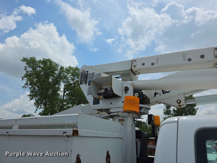 image for item FI0988 2009 Ford F550 Super Duty bucket truck