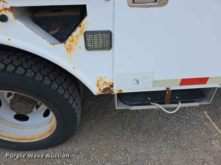 image for item FI0988 2009 Ford F550 Super Duty bucket truck